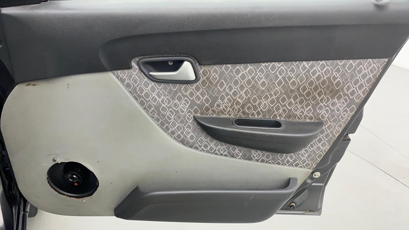 2016 Maruti Alto 800 LXI, Petrol, Manual, 25,201 km, Driver Side Door Panels Control