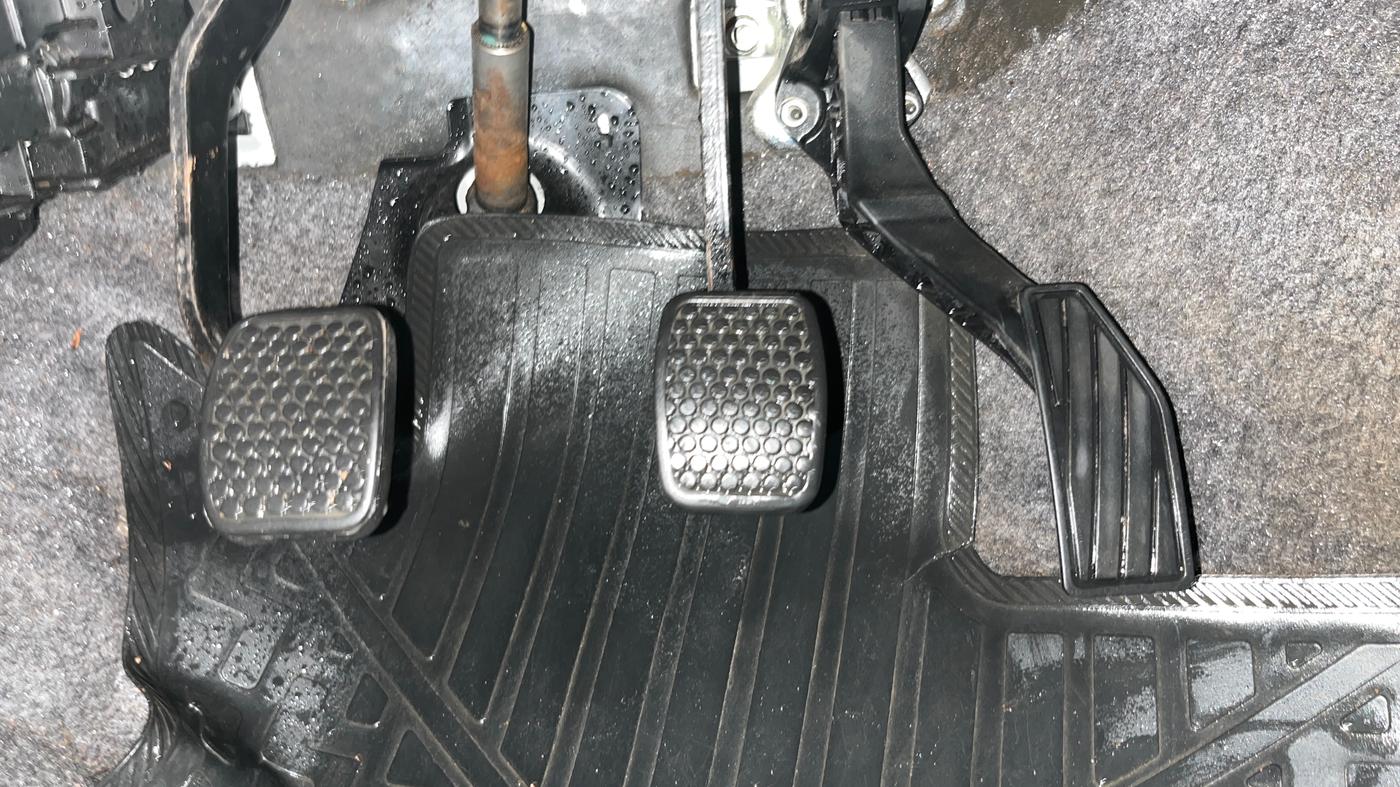 2016 Maruti Alto K10 VXI, Petrol, Manual, 18,871 km, Pedals