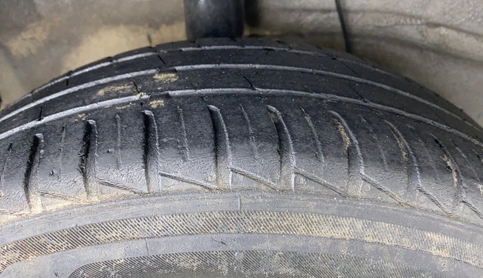 2020 Hyundai GRAND I10 NIOS SPORTZ CNG MT, CNG, Manual, 79,701 km, Right Rear Tyre Tread