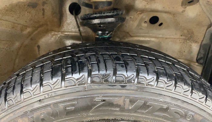 2015 Maruti Wagon R 1.0 VXI, Petrol, Manual, 1,15,577 km, Right Front Tyre Tread