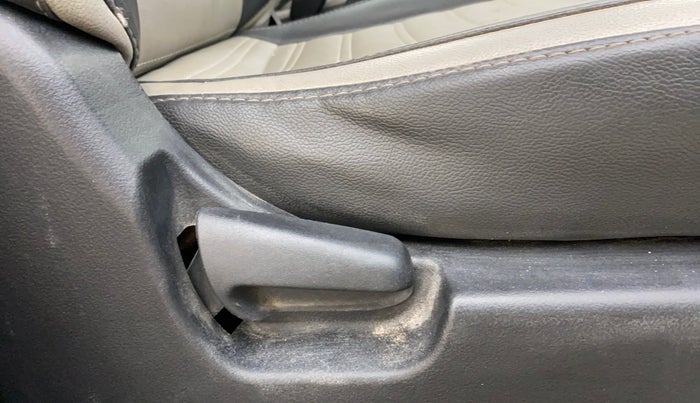 2015 Maruti Wagon R 1.0 VXI, Petrol, Manual, 1,15,577 km, Driver Side Adjustment Panel