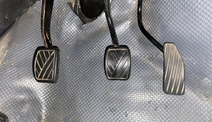 2015 Maruti Wagon R 1.0 VXI, Petrol, Manual, 1,15,577 km, Pedals