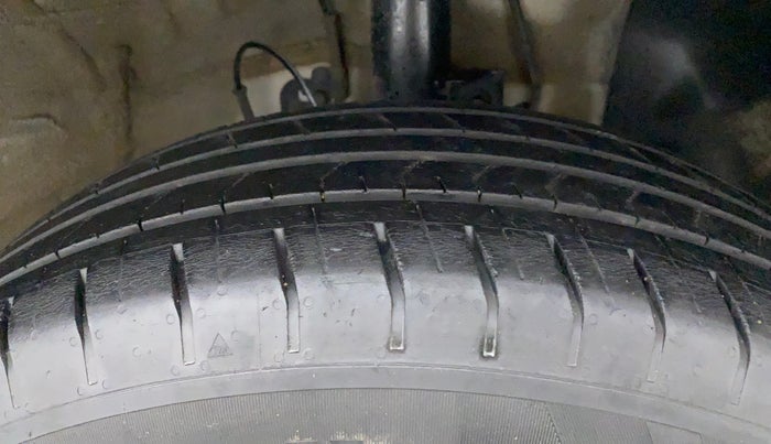 2020 Hyundai VENUE S 1.2, Petrol, Manual, 44,128 km, Right Front Tyre Tread
