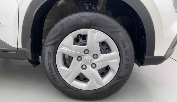 2020 Hyundai VENUE S 1.2, Petrol, Manual, 44,128 km, Right Front Wheel