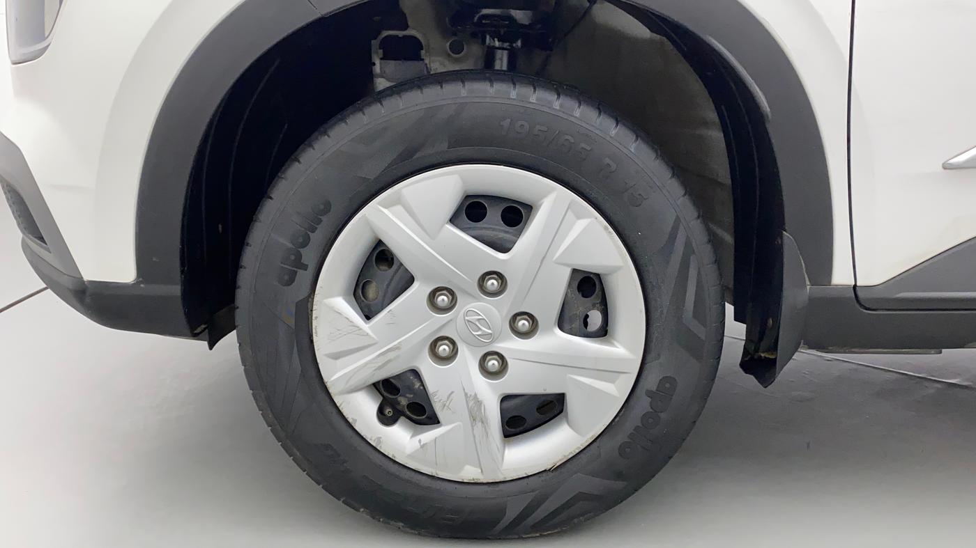 2020 Hyundai VENUE S 1.2, Petrol, Manual, 44,128 km, Left Front Wheel