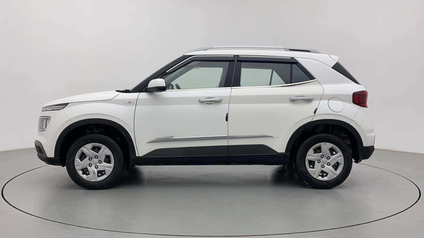 2020 Hyundai VENUE S 1.2, Petrol, Manual, 44,128 km, Left Side
