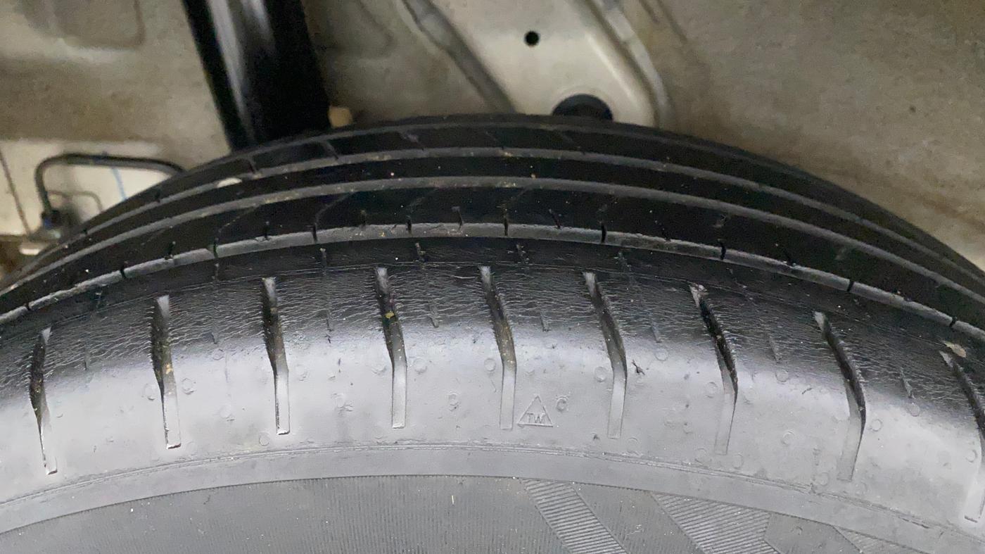 2020 Hyundai VENUE S 1.2, Petrol, Manual, 44,128 km, Right Rear Tyre Tread