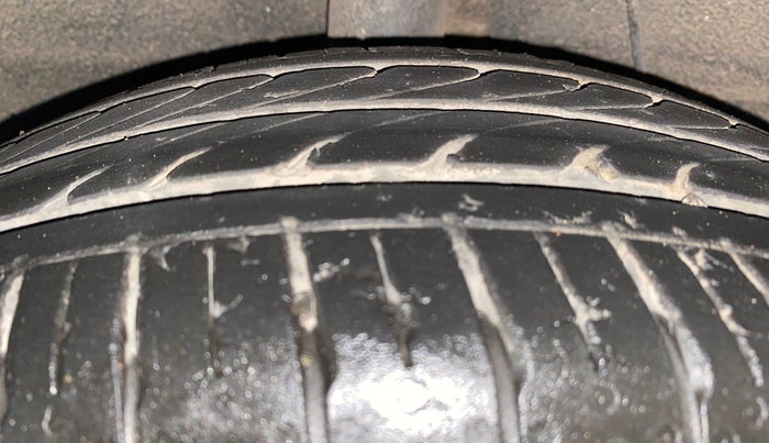 2022 Hyundai GRAND I10 NIOS ASTA 1.2 KAPPA VTVT, Petrol, Manual, 25,782 km, Right Rear Tyre Tread