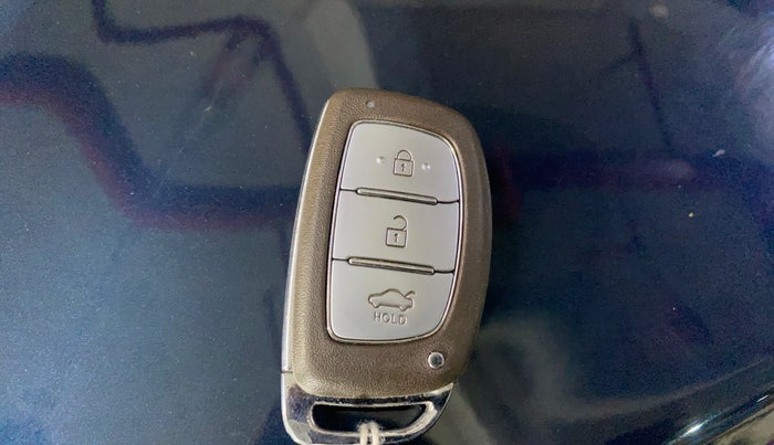 2022 Hyundai GRAND I10 NIOS ASTA 1.2 KAPPA VTVT, Petrol, Manual, 25,782 km, Key Close Up