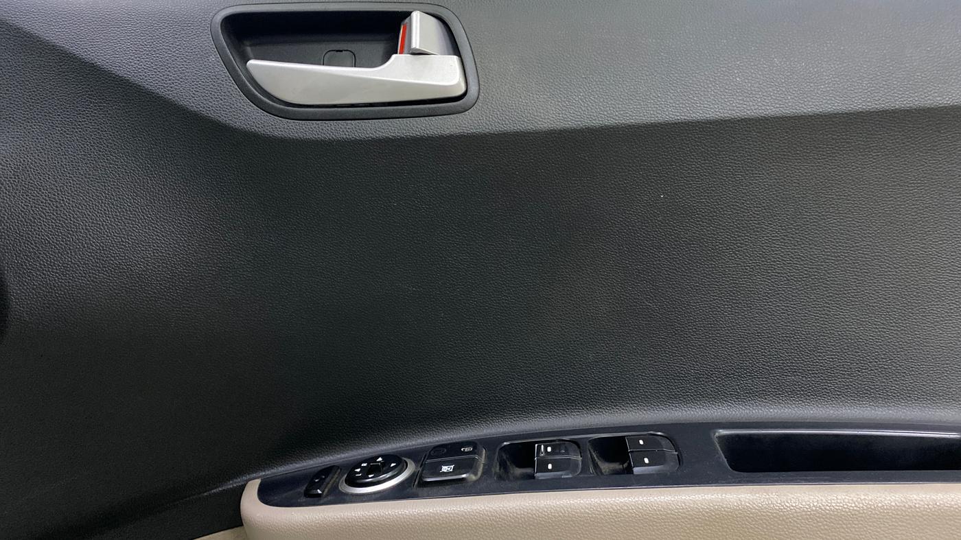 2017 Hyundai Grand i10 SPORTZ (O) 1.2 KAPPA VTVT, Petrol, Manual, 49,879 km, Driver Side Door Panels Control