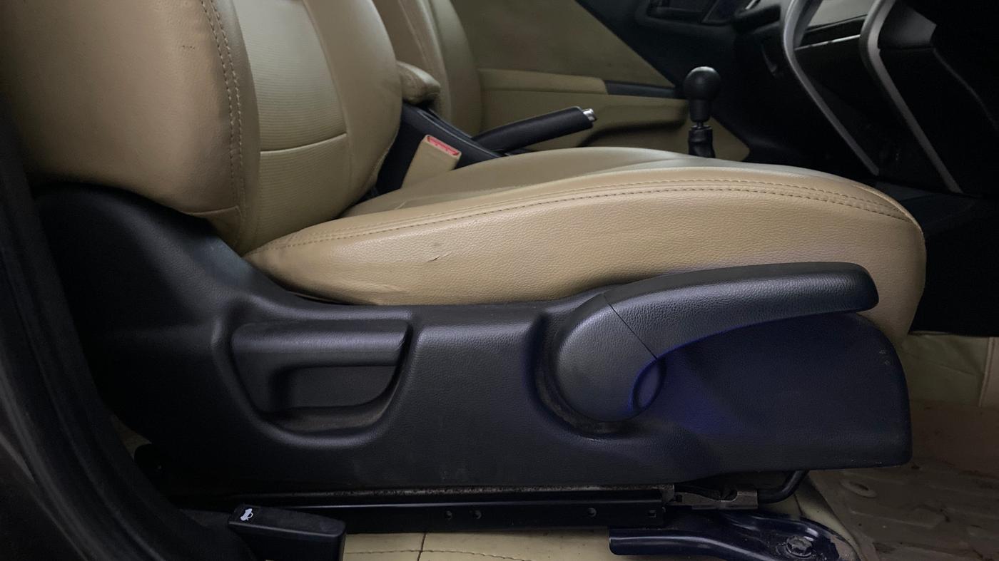 2019 Honda City 1.5L I-VTEC SV, Petrol, Manual, 68,183 km, Driver Side Adjustment Panel