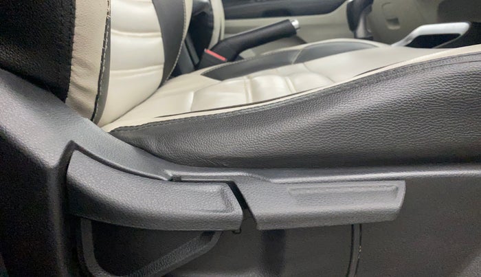 2020 KIA SONET HTX 1.0 IMT, Petrol, Manual, 31,900 km, Driver Side Adjustment Panel