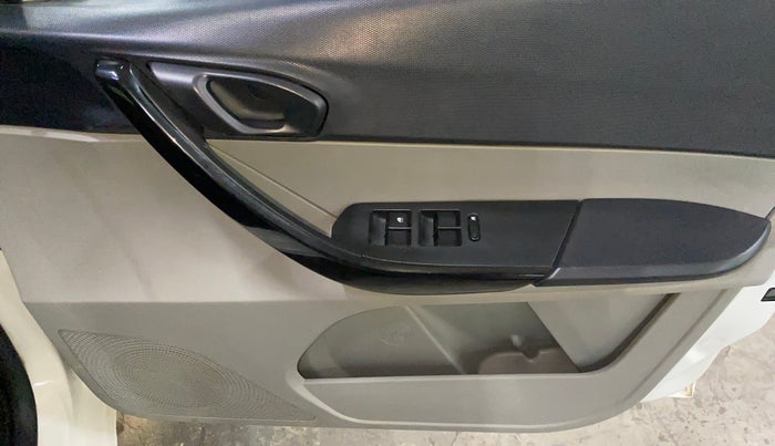 2019 Tata Tiago XM PETROL, CNG, Manual, 54,443 km, Driver Side Door Panels Control