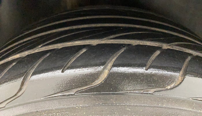 2012 Maruti Swift Dzire ZXI, Petrol, Manual, 36,201 km, Right Rear Tyre Tread