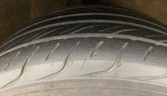 2012 Maruti Swift Dzire ZXI, Petrol, Manual, 36,201 km, Right Front Tyre Tread