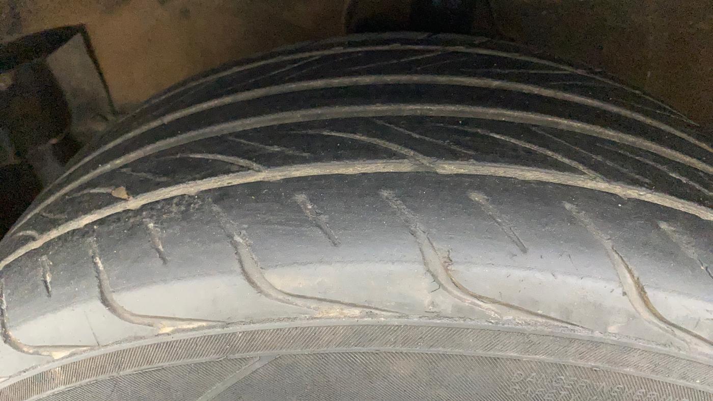 2012 Maruti Swift Dzire ZXI, Petrol, Manual, 36,201 km, Left Front Tyre Tread