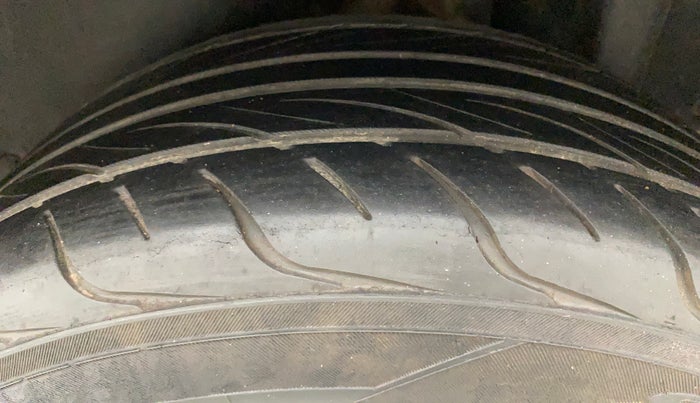 2012 Maruti Swift Dzire ZXI, Petrol, Manual, 36,201 km, Left Rear Tyre Tread