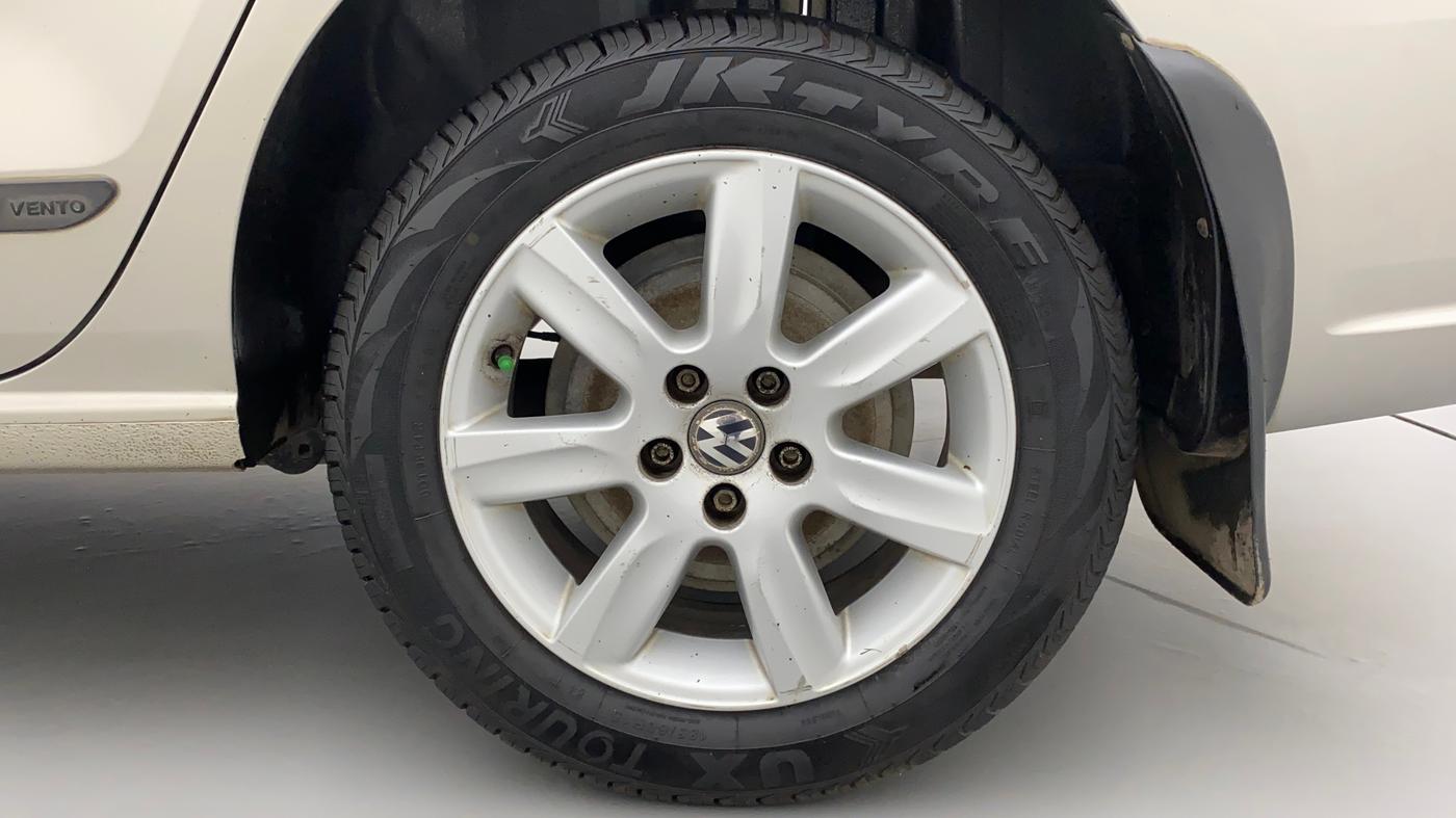 2011 Volkswagen Vento HIGHLINE 1.6 MPI, Petrol, Manual, 97,769 km, Left Rear Wheel