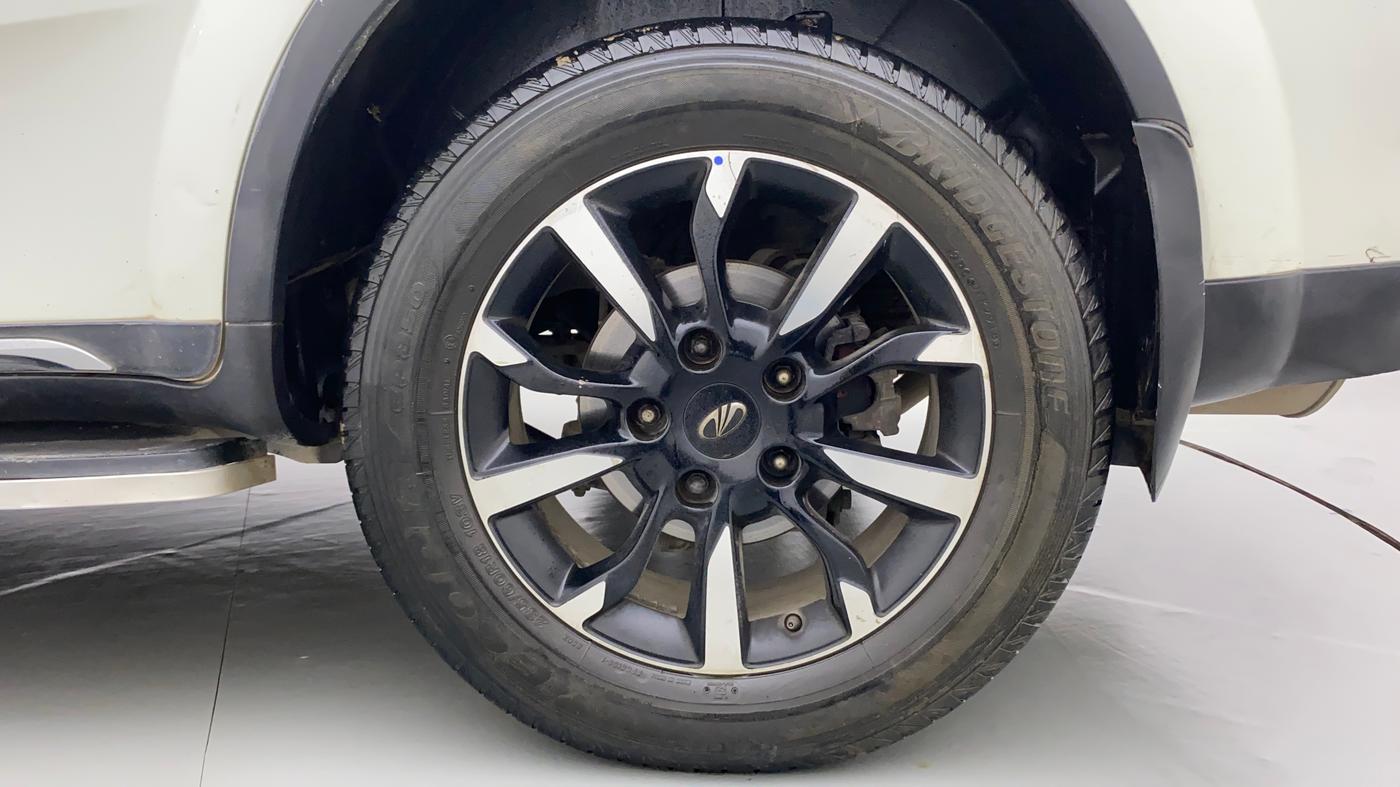 2019 Mahindra XUV500 W11 (O) AT, Diesel, Automatic, 87,992 km, Left Rear Wheel