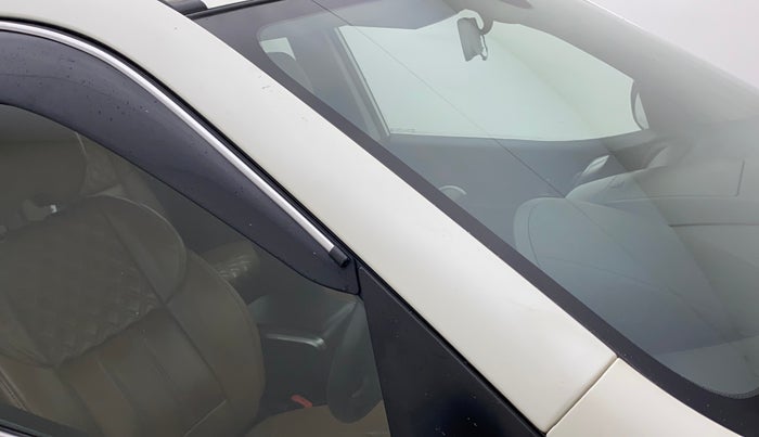 2019 Mahindra XUV500 W11 (O) AT, Diesel, Automatic, 87,992 km, Right A pillar - Slightly dented