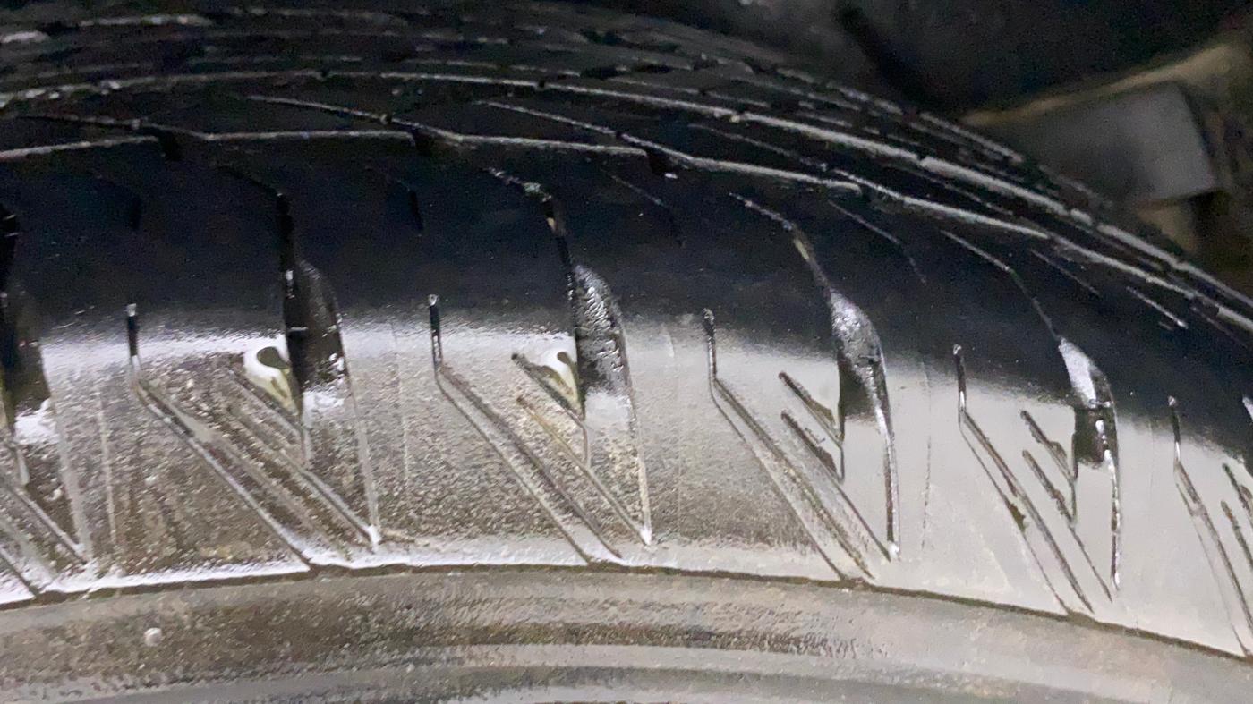 2019 Mahindra XUV500 W11 (O) AT, Diesel, Automatic, 87,992 km, Right Rear Tyre Tread