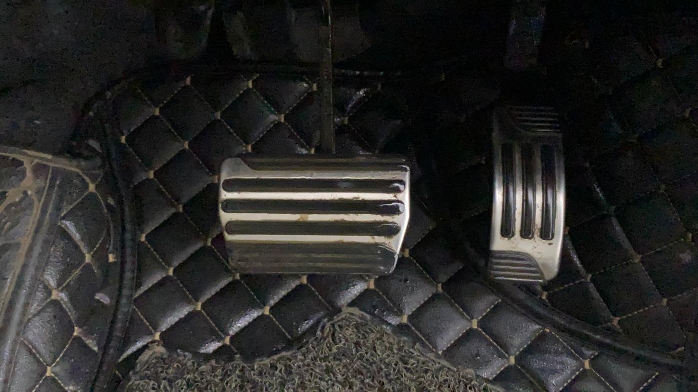2019 Mahindra XUV500 W11 (O) AT, Diesel, Automatic, 87,992 km, Pedals