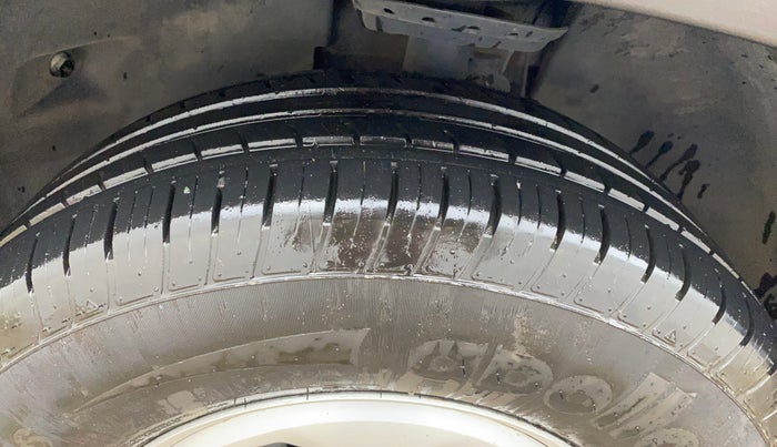 2022 Tata Safari XM, Diesel, Manual, 28,697 km, Left Front Tyre Tread