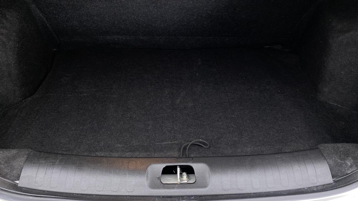 2015 Maruti Swift Dzire ZXI 1.2 BS IV, Petrol, Manual, 23,287 km, Boot Inside