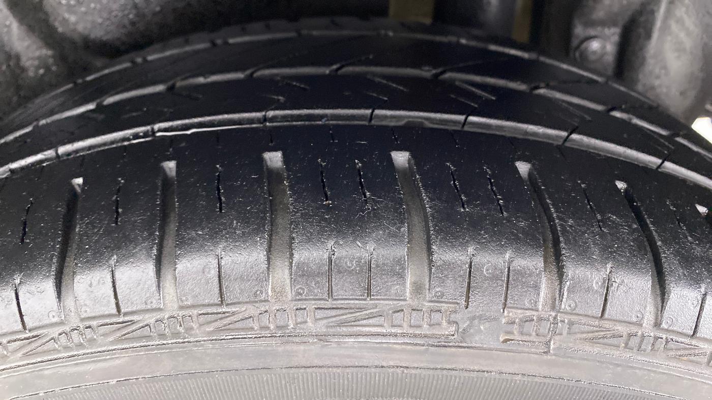 2015 Maruti Swift Dzire ZXI 1.2 BS IV, Petrol, Manual, 23,287 km, Left Rear Tyre Tread