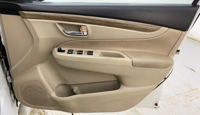 2023 Maruti Ciaz SIGMA 1.5 SHVS MT  PETROL, Petrol, Manual, 52,812 km, Driver Side Door Panels Control