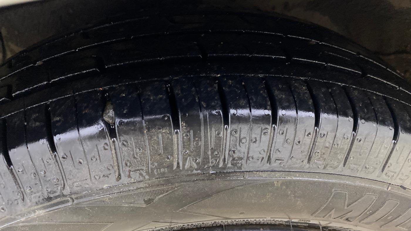 2015 Hyundai Xcent S 1.2, Petrol, Manual, 66,918 km, Left Front Tyre Tread