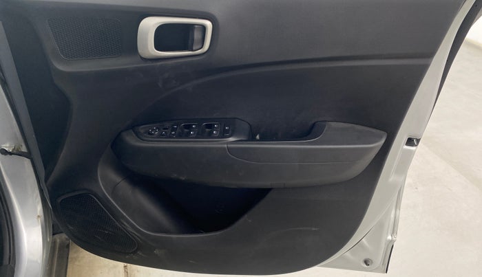 2019 Hyundai VENUE SX PLUS 1.0 TURBO DCT, Petrol, Automatic, 64,745 km, Driver Side Door Panels Control