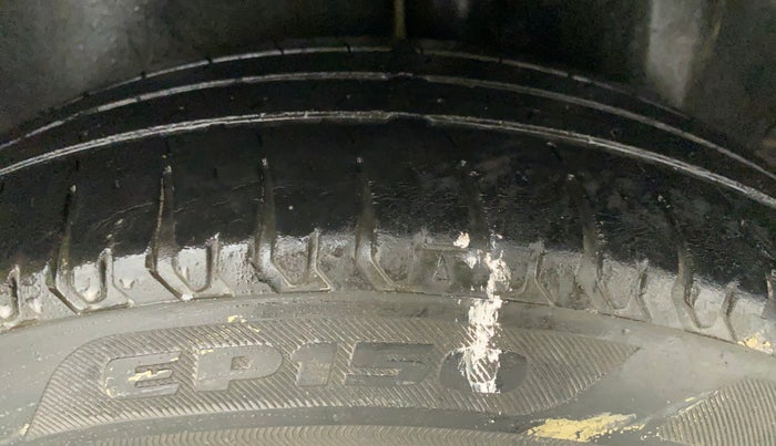 2011 Maruti Swift VXI D, Petrol, Manual, 77,068 km, Left Rear Tyre Tread