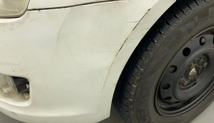 2011 Maruti Swift VXI D, Petrol, Manual, 77,068 km, Front bumper - Minor scratches