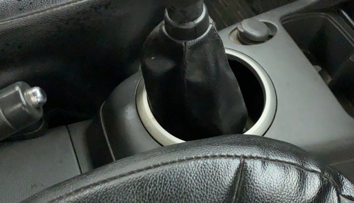2011 Maruti Swift VXI D, Petrol, Manual, 77,068 km, Gear lever - Boot cover slightly torn
