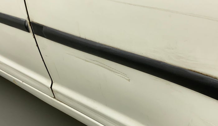 2011 Maruti Swift VXI D, Petrol, Manual, 77,068 km, Rear left door - Slightly dented