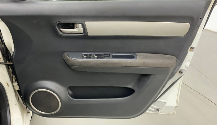 2011 Maruti Swift VXI D, Petrol, Manual, 77,068 km, Driver Side Door Panels Control
