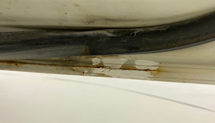 2011 Maruti Swift VXI D, Petrol, Manual, 77,068 km, Driver-side door - Slightly rusted