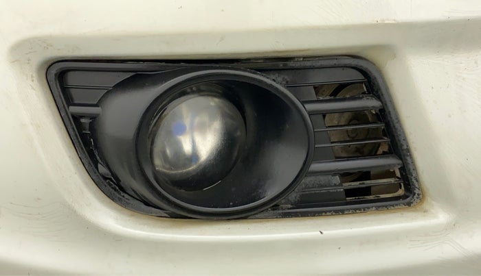 2011 Maruti Swift VXI D, Petrol, Manual, 77,068 km, Right fog light - Not working