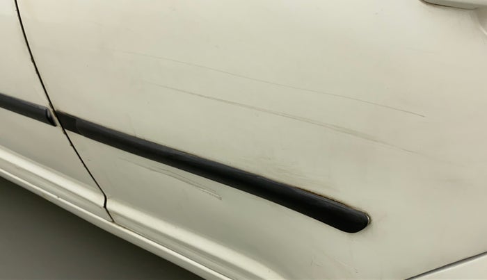 2011 Maruti Swift VXI D, Petrol, Manual, 77,068 km, Rear left door - Minor scratches