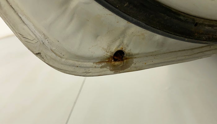 2011 Maruti Swift VXI D, Petrol, Manual, 77,068 km, Rear left door - Slight discoloration