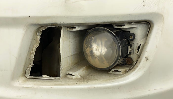 2011 Maruti Swift VXI D, Petrol, Manual, 77,068 km, Left fog light - Cover missing