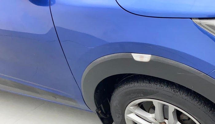 2020 Renault TRIBER RXZ, Petrol, Manual, 64,453 km, Right fender - Minor scratches