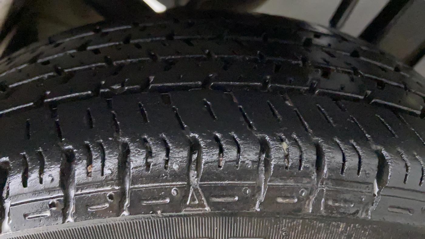 2013 Maruti Alto K10 VXI P, Petrol, Manual, 84,626 km, Left Rear Tyre Tread
