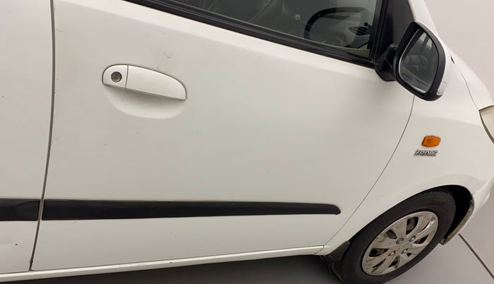 2012 Hyundai i10 MAGNA 1.1, CNG, Manual, 91,335 km, Driver-side door - Minor scratches