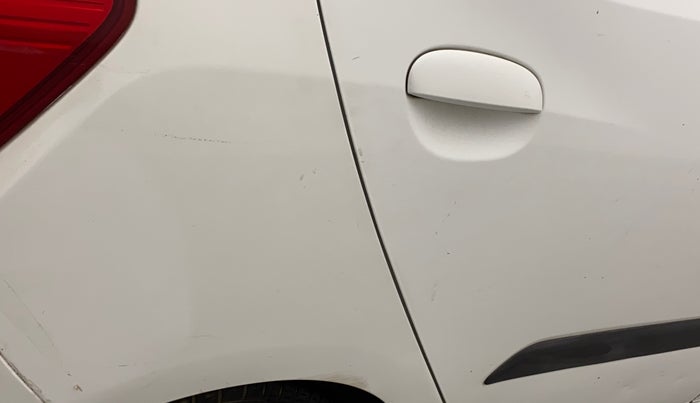 2012 Hyundai i10 MAGNA 1.1, CNG, Manual, 91,335 km, Right quarter panel - Slightly dented