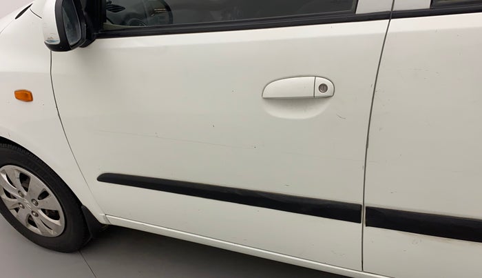 2012 Hyundai i10 MAGNA 1.1, CNG, Manual, 91,335 km, Front passenger door - Minor scratches