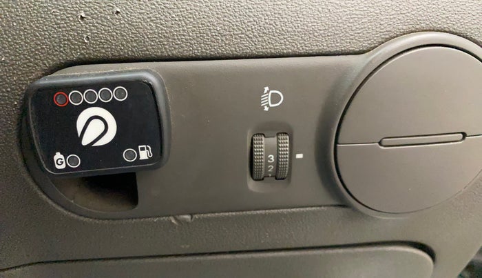 2012 Hyundai i10 MAGNA 1.1, CNG, Manual, 91,335 km, Dashboard - Headlight height adjustment not working