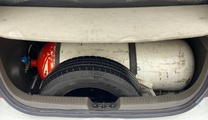 2012 Hyundai i10 MAGNA 1.1, CNG, Manual, 91,335 km, Boot Inside