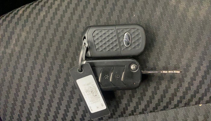 2021 Mahindra Thar LX  P 4WD AT CONVERTIBLE, Petrol, Automatic, 25,056 km, Key Close Up